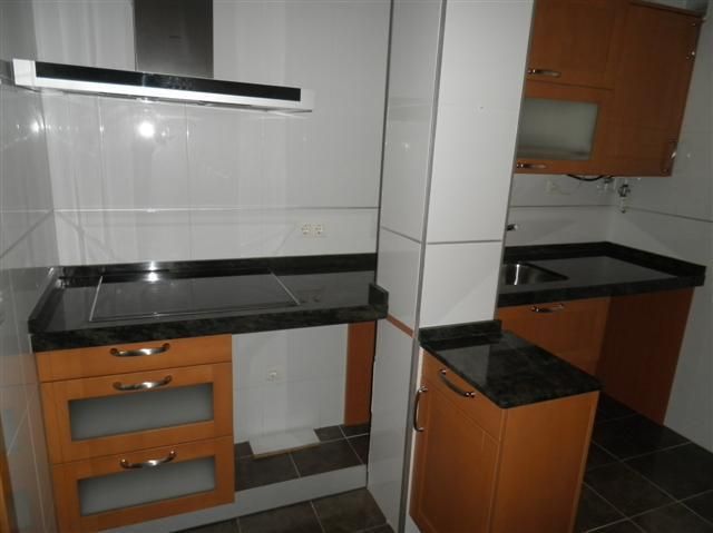 C/ CARNICEROS, Nº 28  1ºD