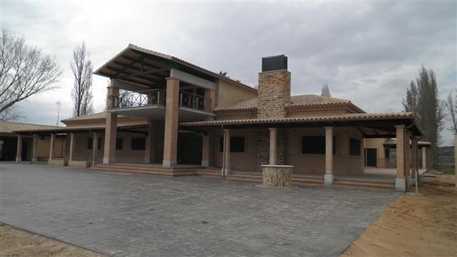 CHALET DE LUJO EN PELEAGONZALO