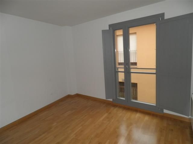 C/ CARNICEROS, Nº 28  1ºD